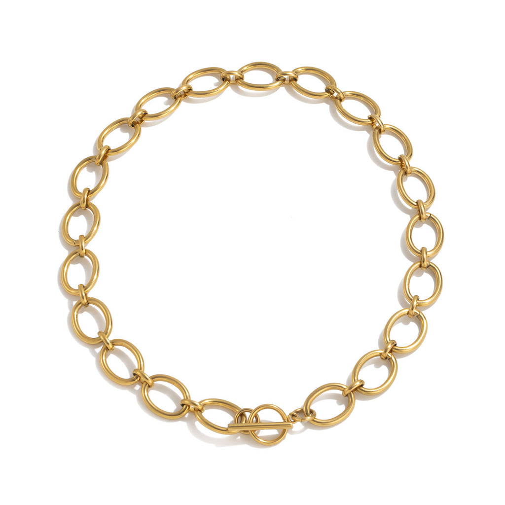 Collar dorado elegante