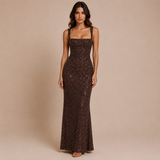 Nadia - Vestido largo de tirantes con cuello cuadrado y pedrería brillante