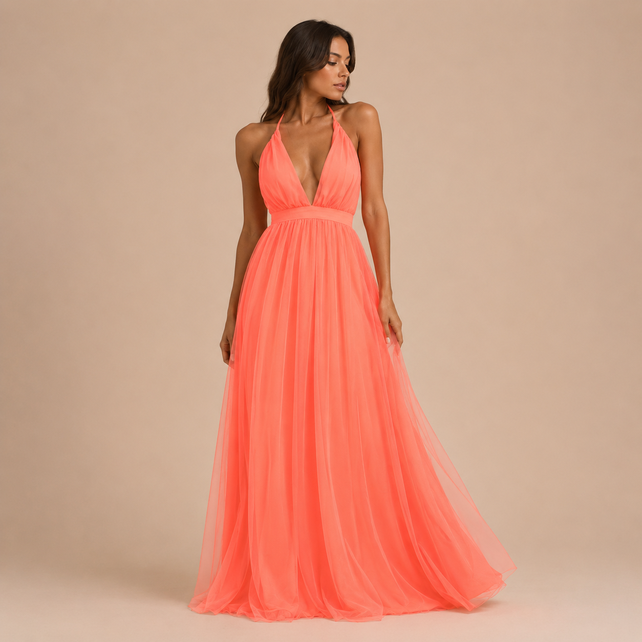 Elisa – Vestido Maxi Coral con Escote Halter y Espalda Descubierta