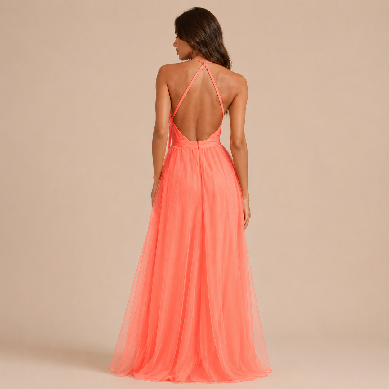 Elisa – Vestido Maxi Coral con Escote Halter y Espalda Descubierta