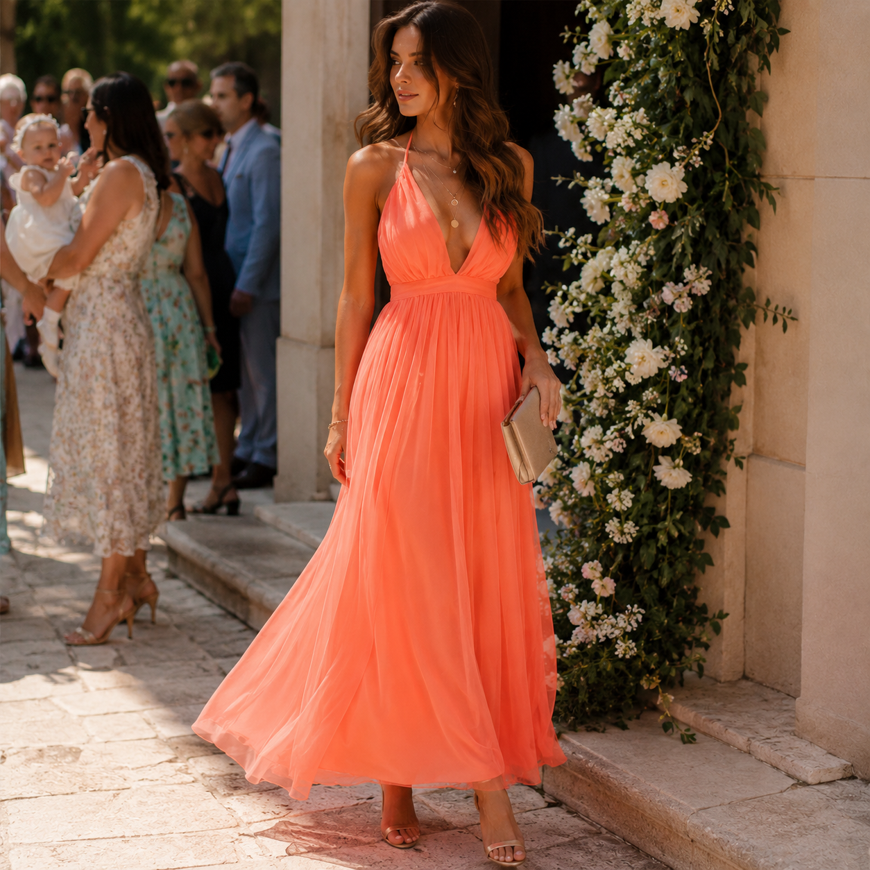 Elisa – Vestido Maxi Coral con Escote Halter y Espalda Descubierta