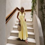 Alba - Mono halter con escote en V y lazo en la cintura