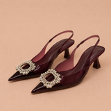 Zapatos elegantes con adorno brillante