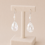 Pendientes de pétalos blancos