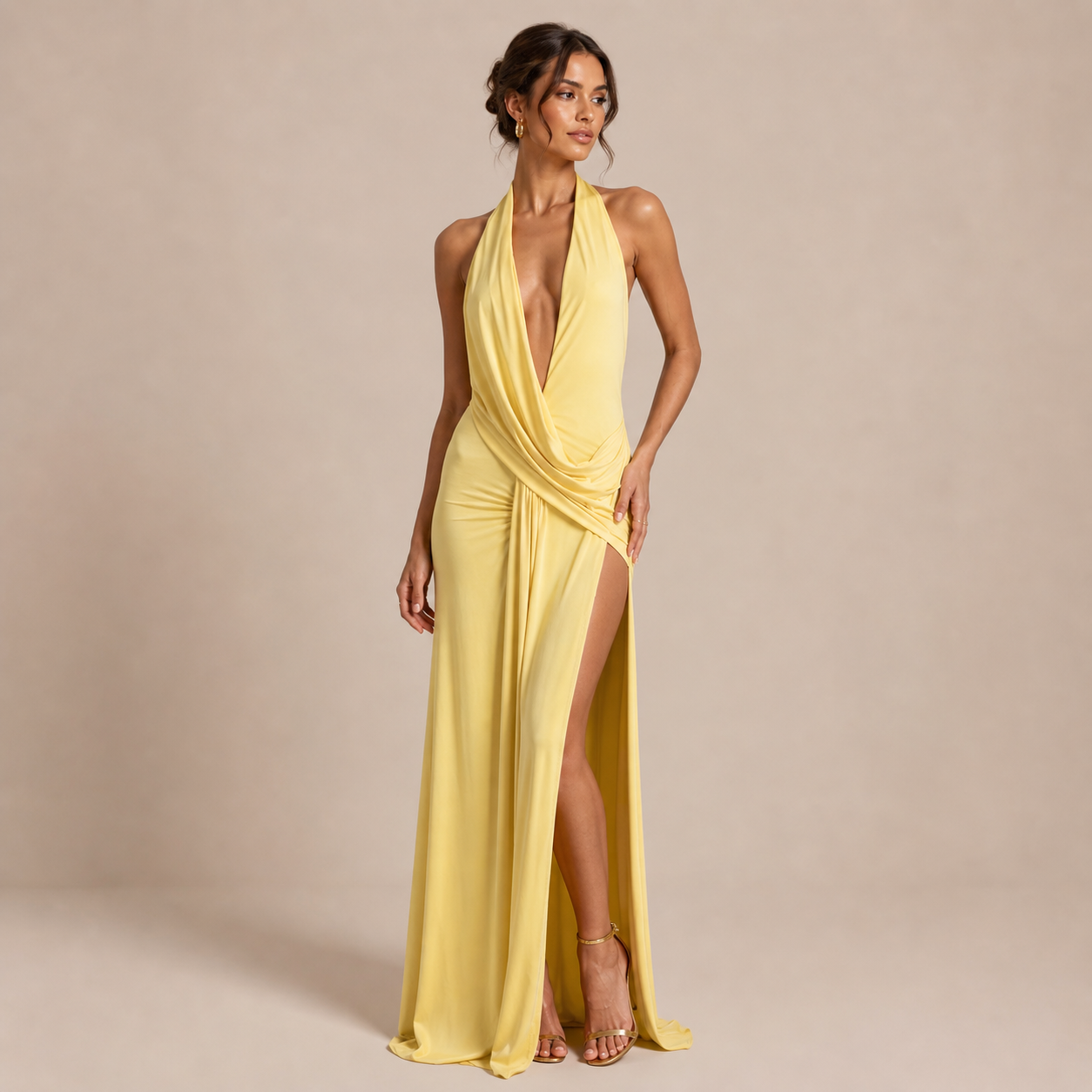 Vega – vestido largo con escote profundo