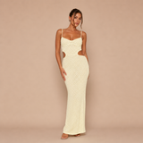 Luna – vestido largo de silueta ceñida con encaje sutil y cortes laterales