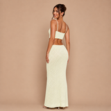Luna – vestido largo de silueta ceñida con encaje sutil y cortes laterales
