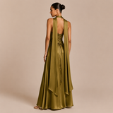 Julia - Vestido maxi satinado strapless con pañuelo al cuello y falda fluida