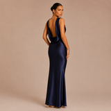Paula - Vestido maxi satinado con escote cascada y silueta sirena