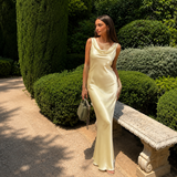 Paula - Vestido maxi satinado con escote cascada y silueta sirena