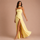 Mía - Vestido largo con abertura alta y detalle fluido al cuello