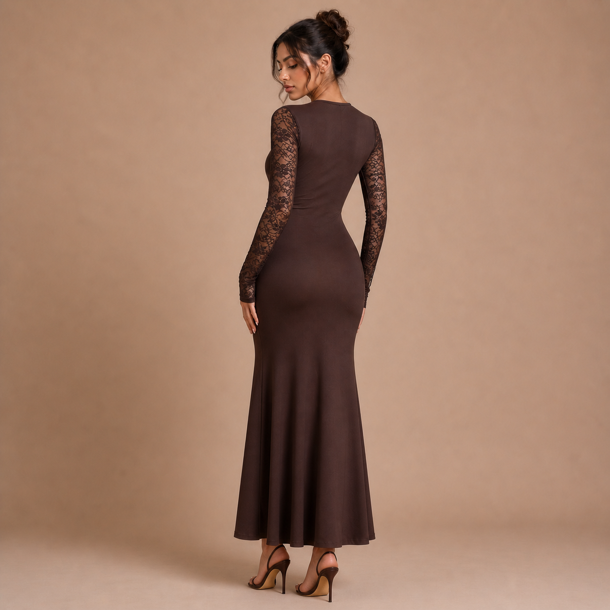 Victoria – vestido largo en tono chocolate con encaje