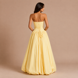 Isabela - Vestido strapless con corpiño fruncido y falda voluminosa