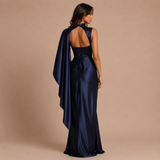 Diana - Vestido maxi satinado con cuello alto y silueta ceñida