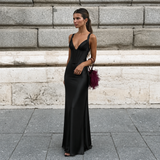 Verónica - Vestido maxi satinado con corpiño estructurado y silueta sirena