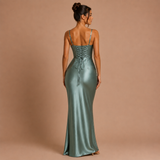 Verónica - Vestido maxi satinado con corpiño estructurado y silueta sirena