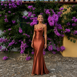 Laura - Vestido maxi satinado con tirantes finos y escote en V