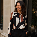 Aina – blusa estampada de inspiración artística con corte clásico