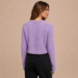 Violeta – cárdigan cropped de punto efecto “fuzzy” en tono lavanda