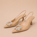 Zapatos elegantes con adorno brillante