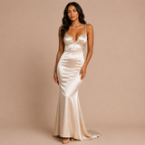 Nerea - Vestido maxi satinado con escote en V y silueta sirena
