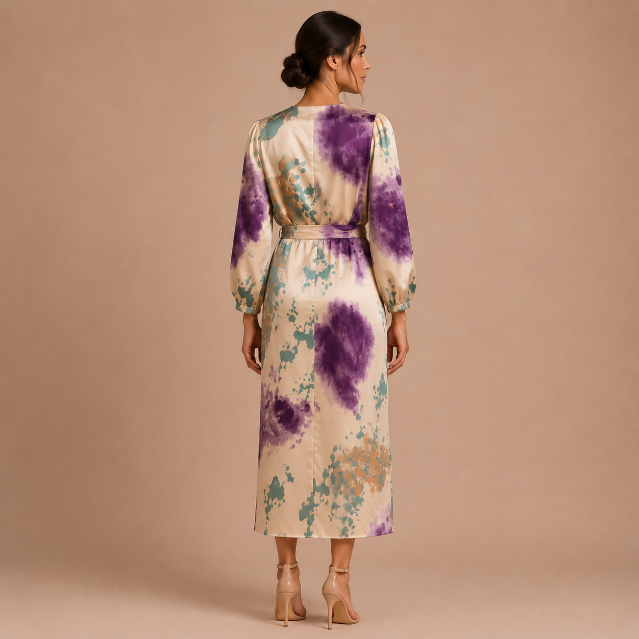 Isabela – Vestido Midi Satinado Estampado Acuarela con Escote Cruzado