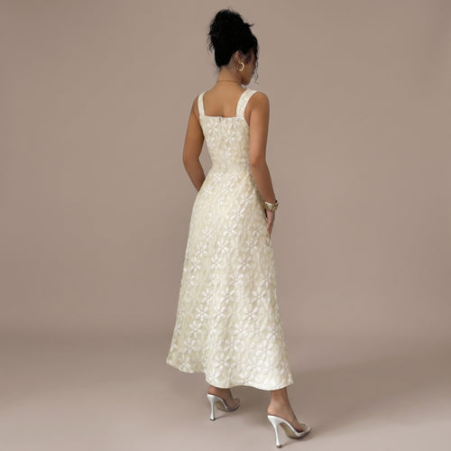 Alba – vestido midi fluido con textura floral