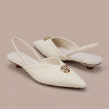 Sandalias elegantes minimalistas